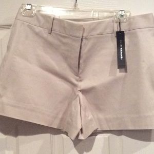 Elie Tahari tan, cream shorts, size 8